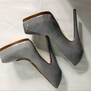 Steve Madden Gray Patent LeatherStiletto Heels 7.5